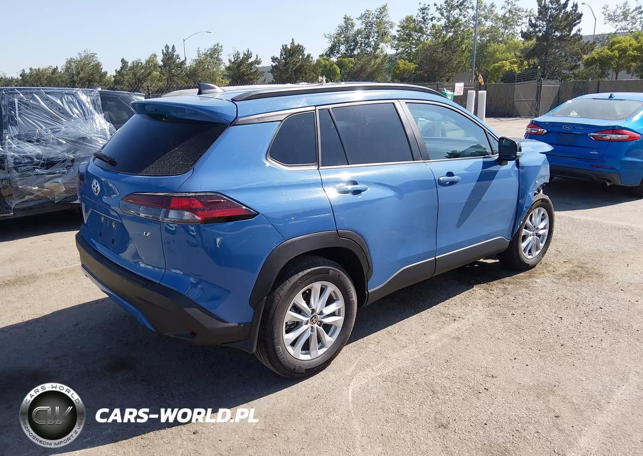 2026 Toyota Corolla Cross Le VIN:7MUCAAAG7TV151923 - 4