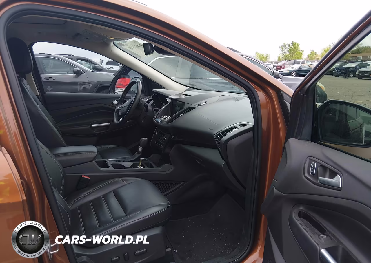 2017 Ford Escape Titanium VIN:1FMCU9J9XHUD11244 - 5
