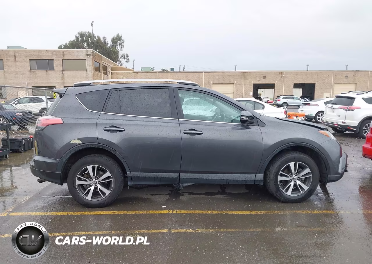 2018 Toyota Rav4 Xle VIN:2T3RFREV5JW853098 - 12
