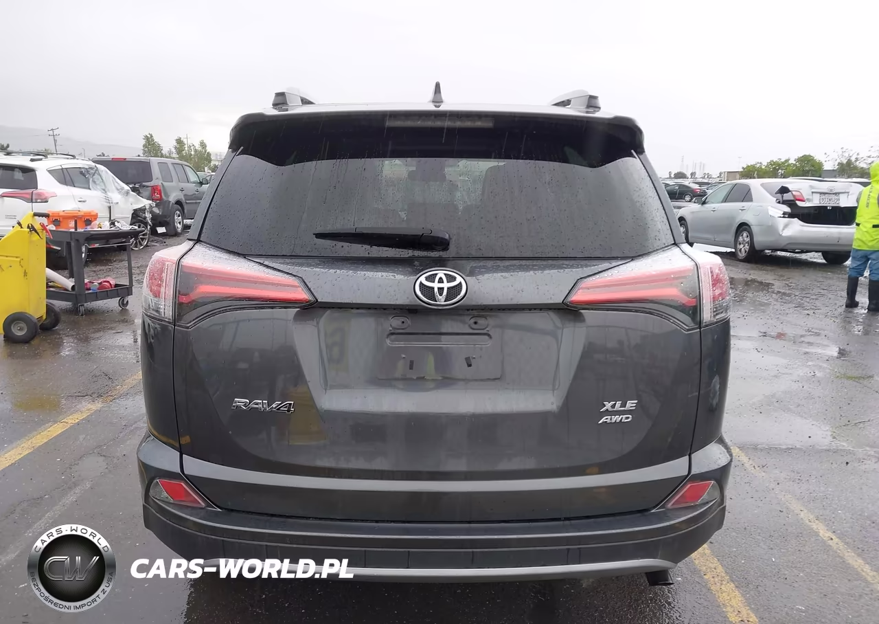 2018 Toyota Rav4 Xle VIN:2T3RFREV5JW853098 - 15