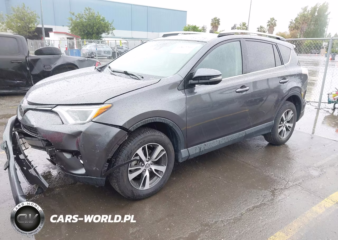 2018 Toyota Rav4 Xle VIN:2T3RFREV5JW853098 - 2