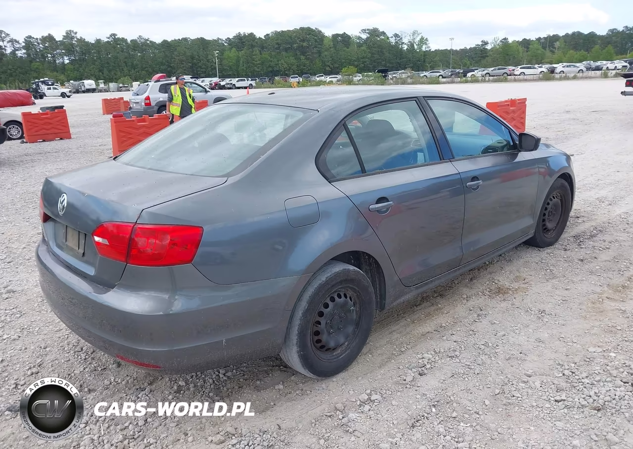 2011 Volkswagen Jetta 2.0L S VIN:3VW2K7AJ8BM060737 - 4