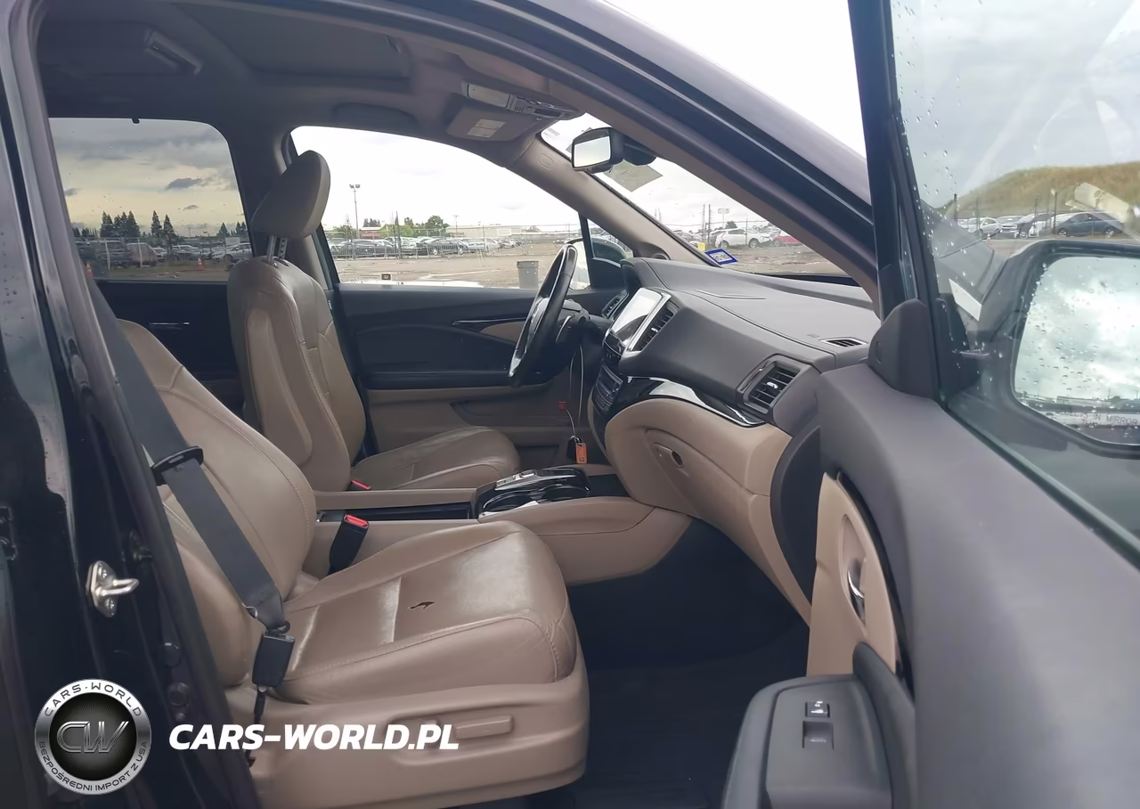 2017 Honda Pilot Elite VIN:5FNYF6H03HB043642 - 5