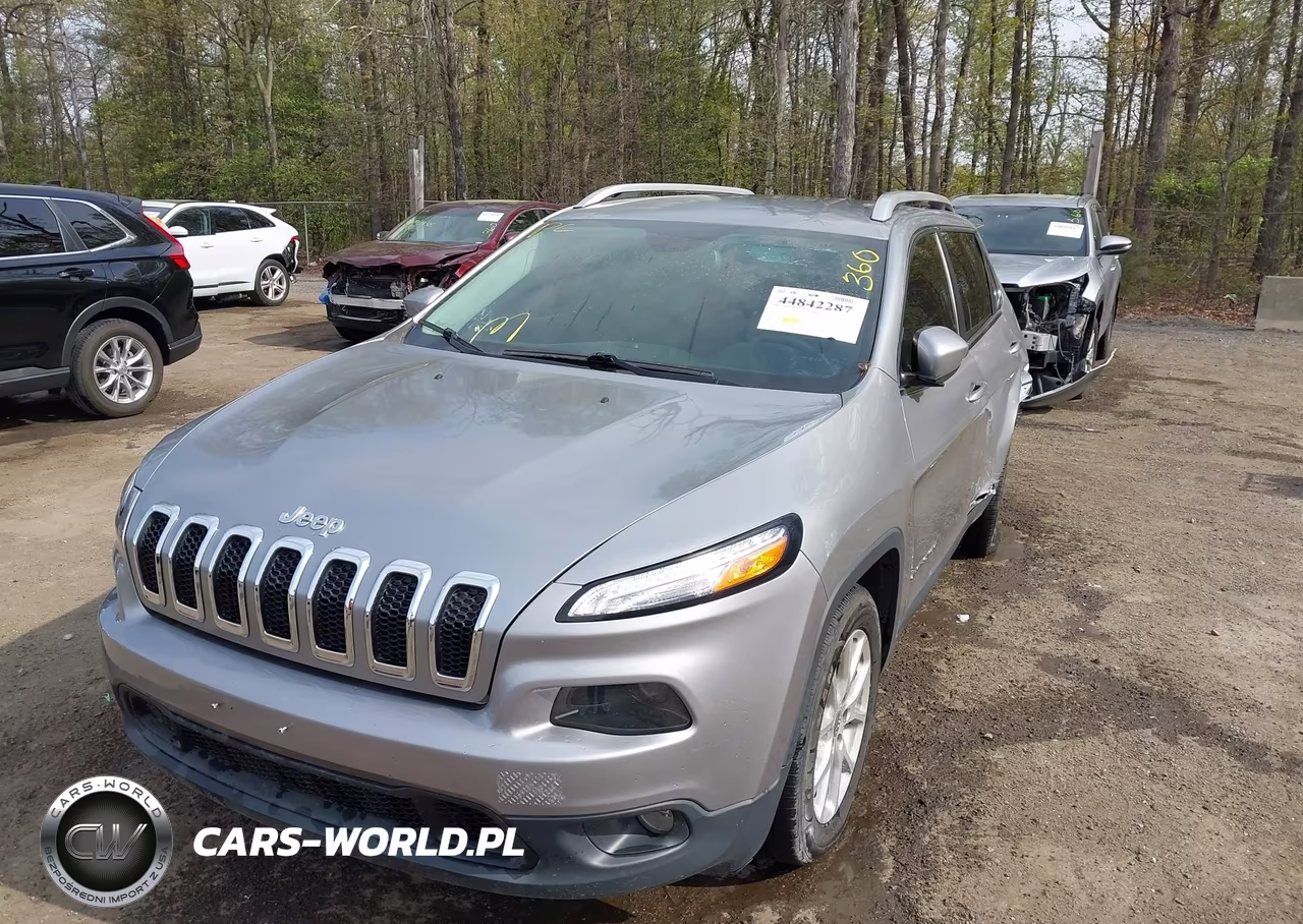2017 Jeep Cherokee Latitude Fwd VIN:1C4PJLCB4HW603584 - 2