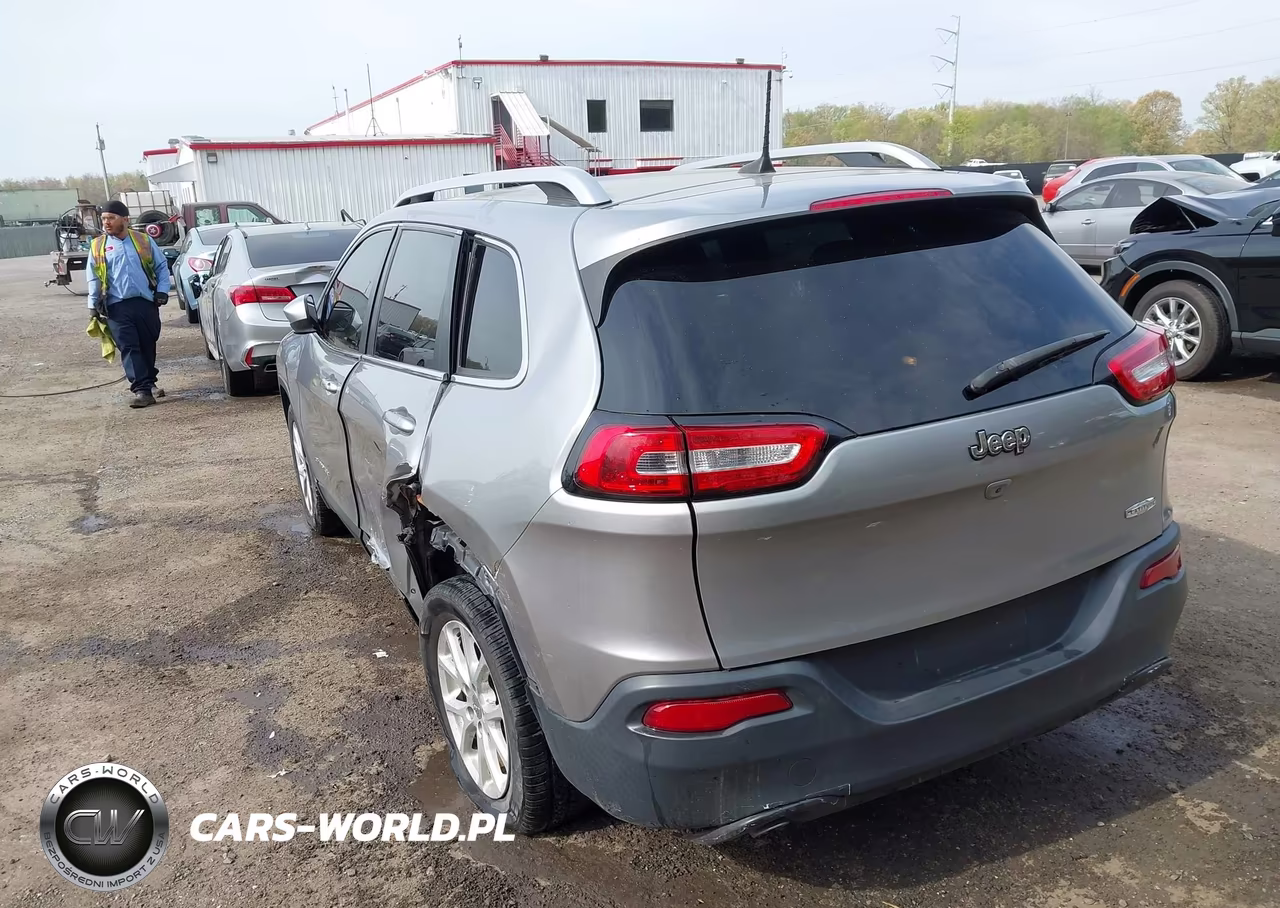 2017 Jeep Cherokee Latitude Fwd VIN:1C4PJLCB4HW603584 - 3