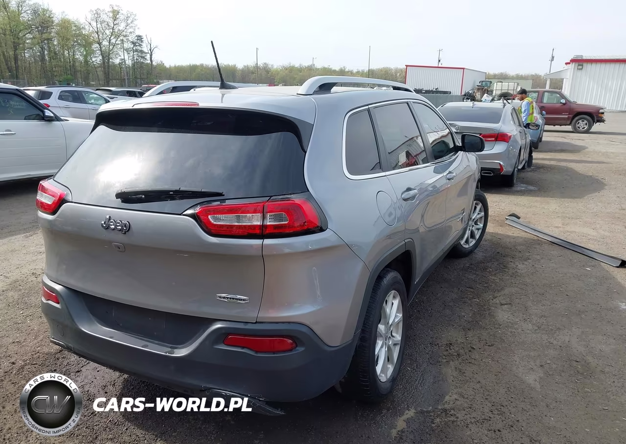 2017 Jeep Cherokee Latitude Fwd VIN:1C4PJLCB4HW603584 - 4