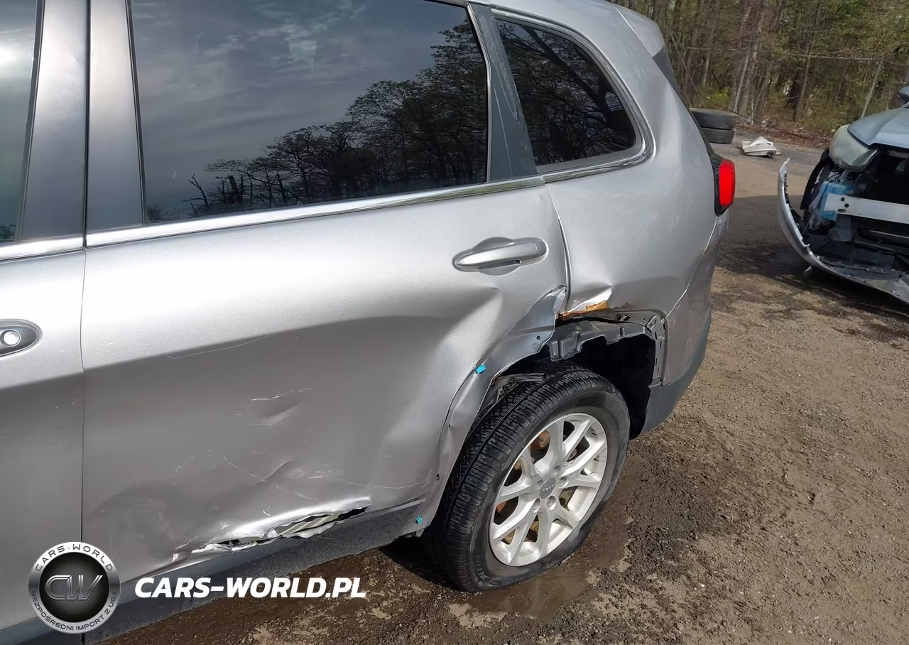 2017 Jeep Cherokee Latitude Fwd VIN:1C4PJLCB4HW603584 - 6