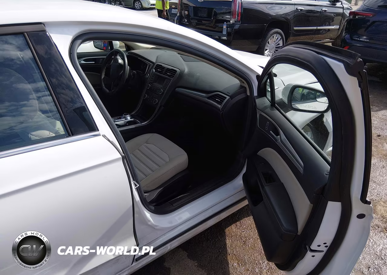 2018 Ford Fusion Hybrid S VIN:3FA6P0UU7JR101174 - 5