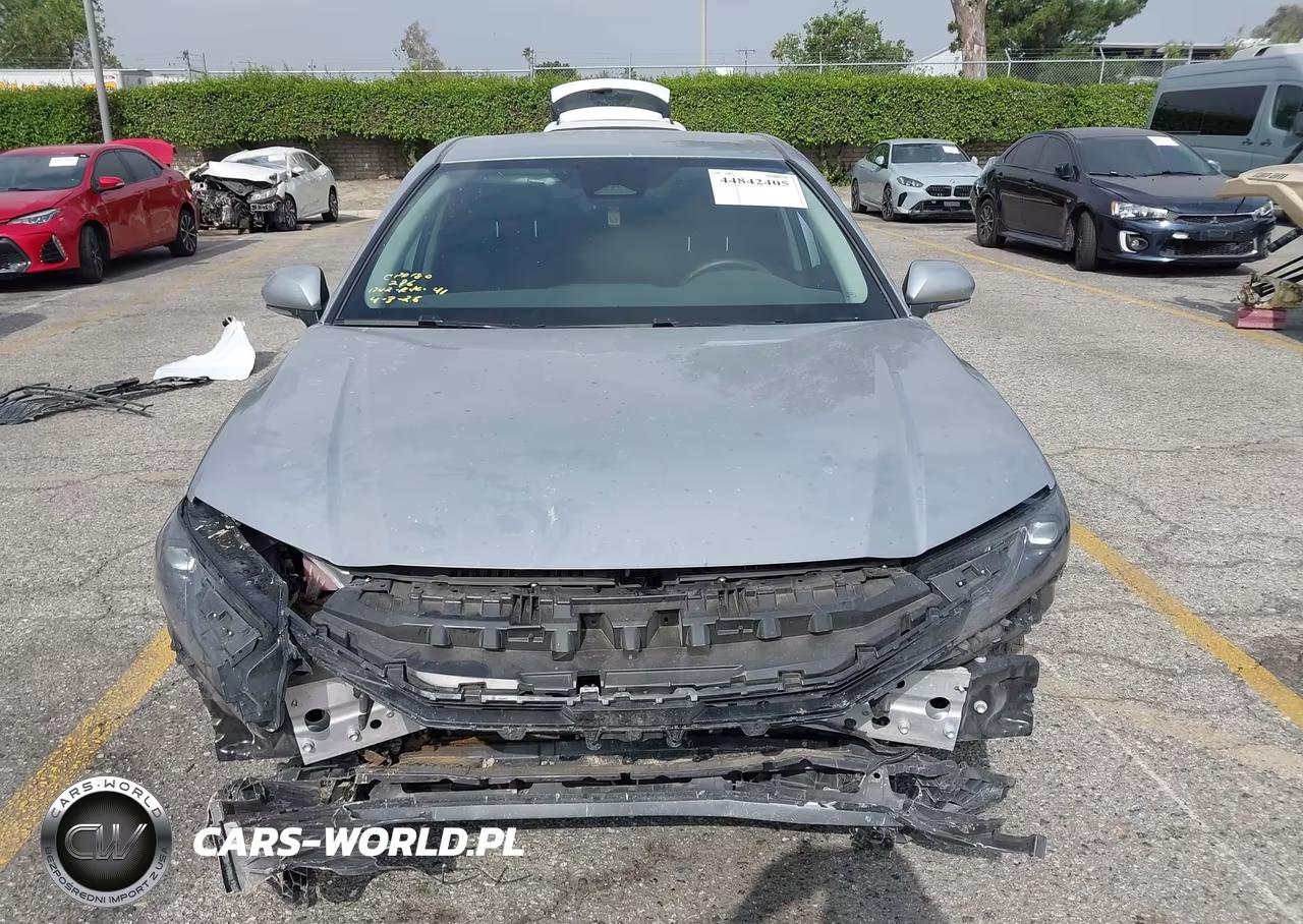 2025 Toyota Camry Le VIN:4T1DAACK7SU607201 - 12
