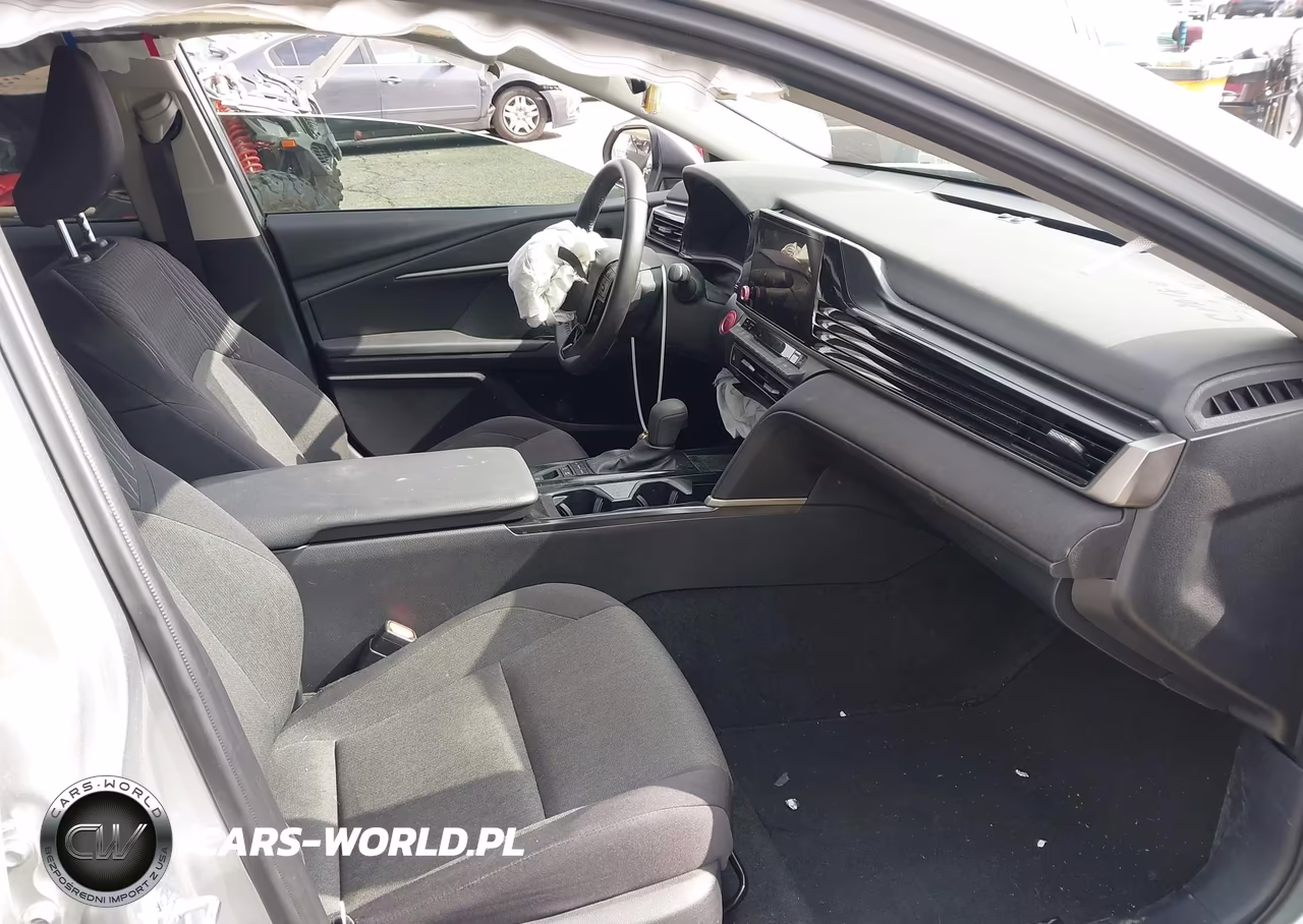 2025 Toyota Camry Le VIN:4T1DAACK7SU607201 - 5