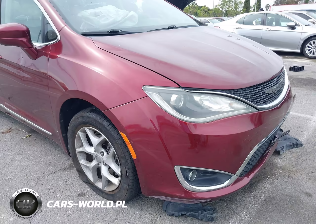2018 Chrysler Pacifica Touring L VIN:2C4RC1BG6JR112372 - 18