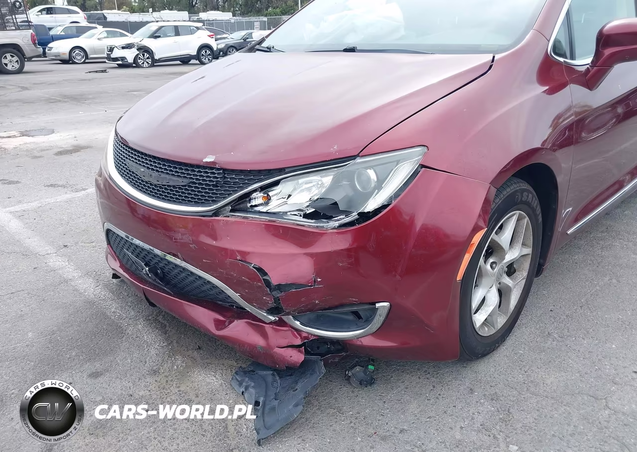 2018 Chrysler Pacifica Touring L VIN:2C4RC1BG6JR112372 - 6