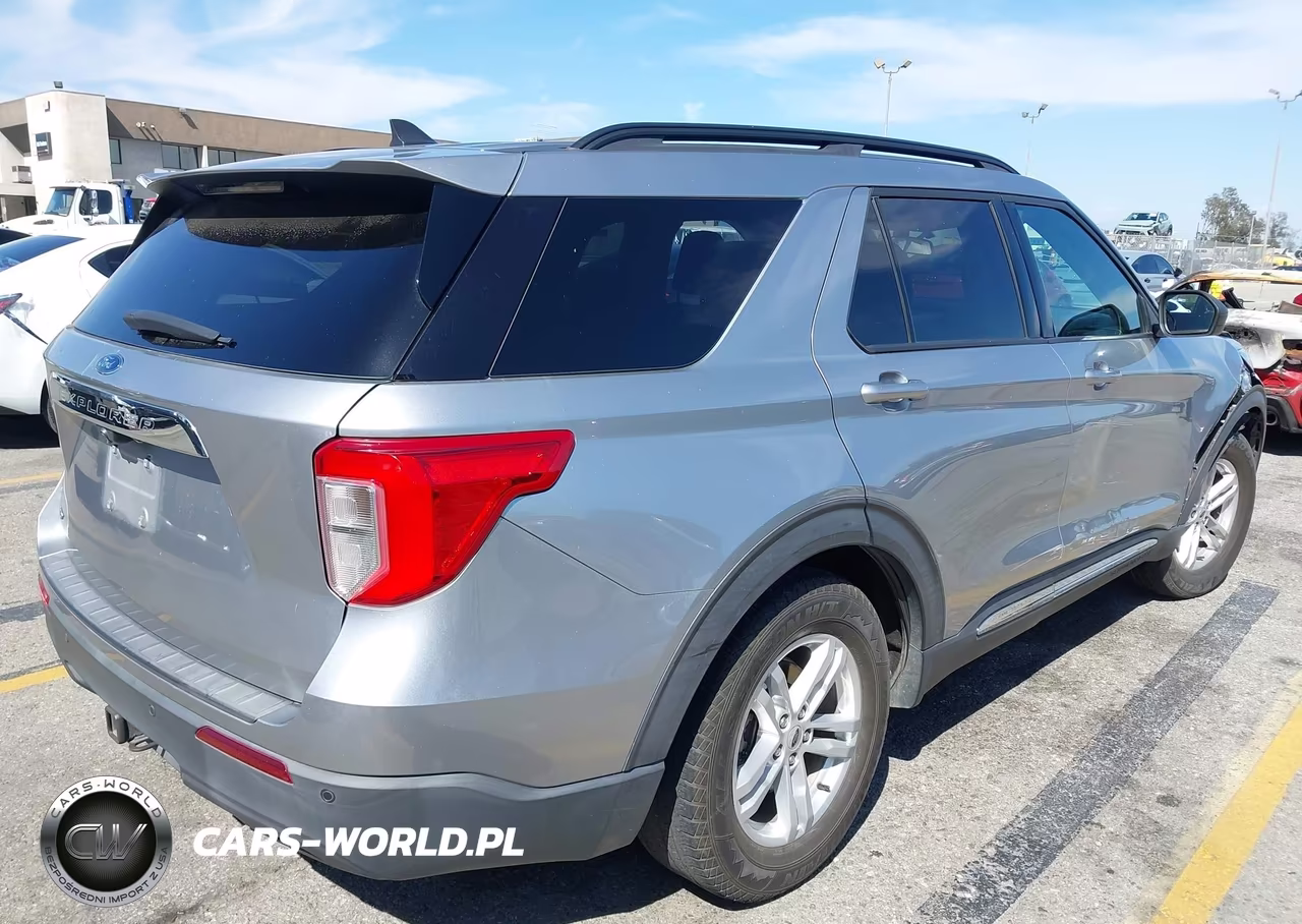 2021 Ford Explorer Xlt VIN:1FMSK7DHXMGA83747 - 4