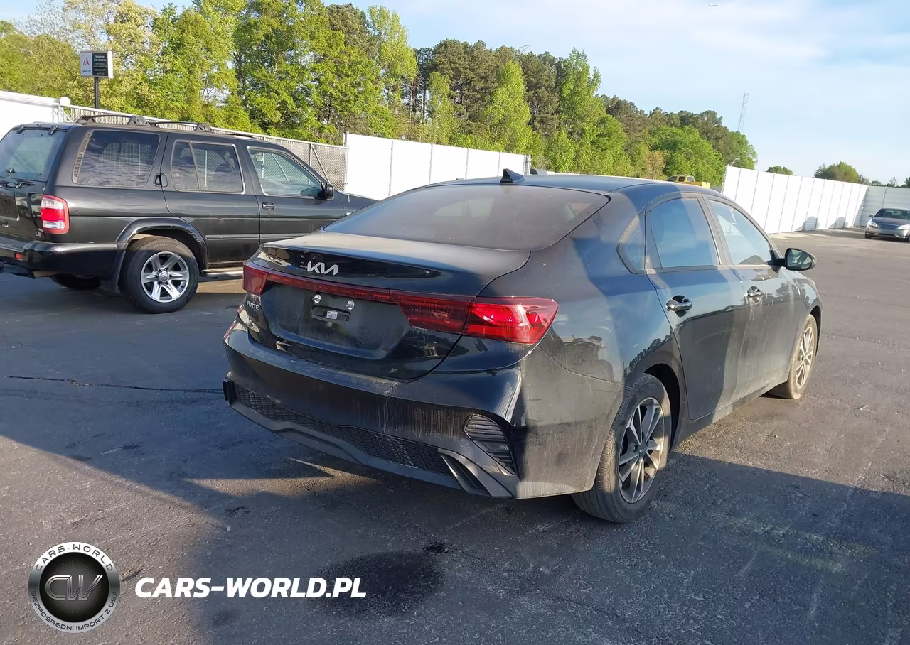2023 Kia Forte Lxs VIN:3KPF24AD6PE564685 - 4