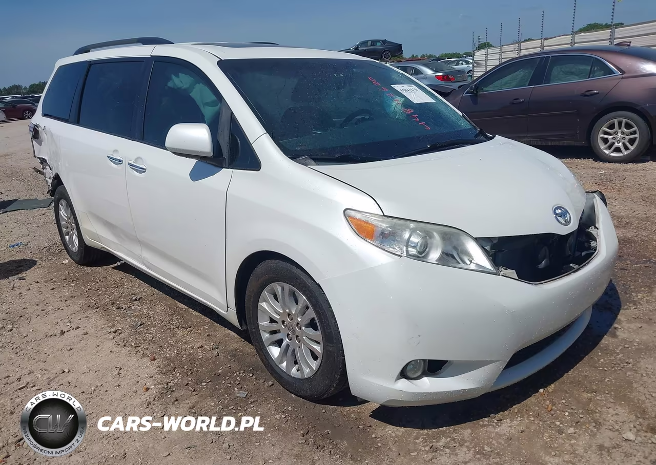 2016 Toyota Sienna Xle 8 Passenger
