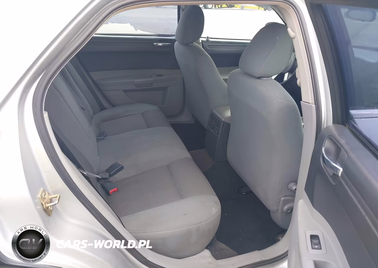 2006 Chrysler 300 VIN:2C3KA43R96H240034 - 8