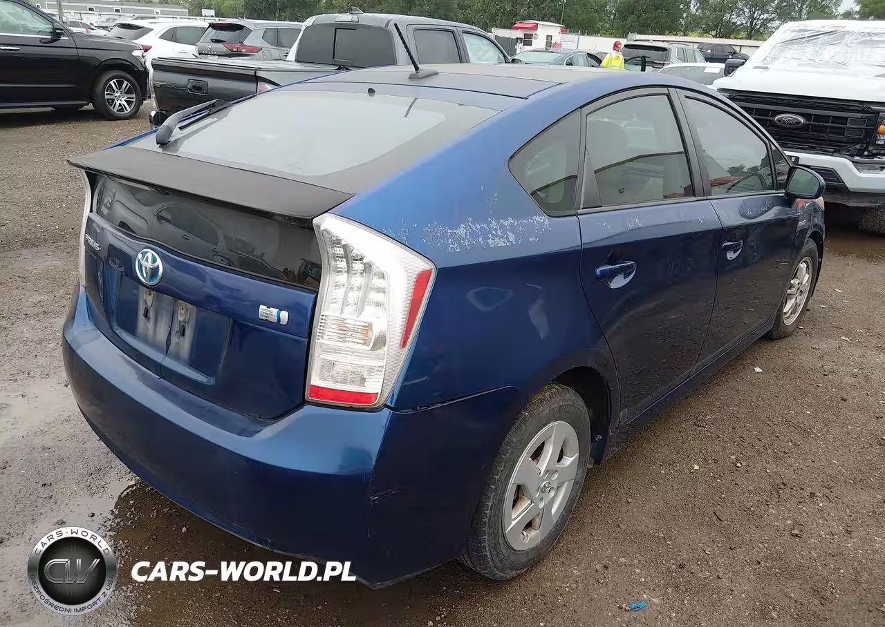 2011 Toyota Prius Three VIN:JTDKN3DU0B1435249 - 4