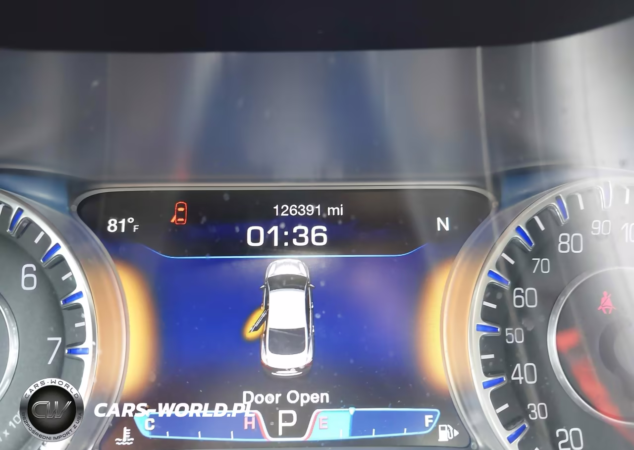 2015 Chrysler 200 C VIN:1C3CCCCG0FN522528 - 16