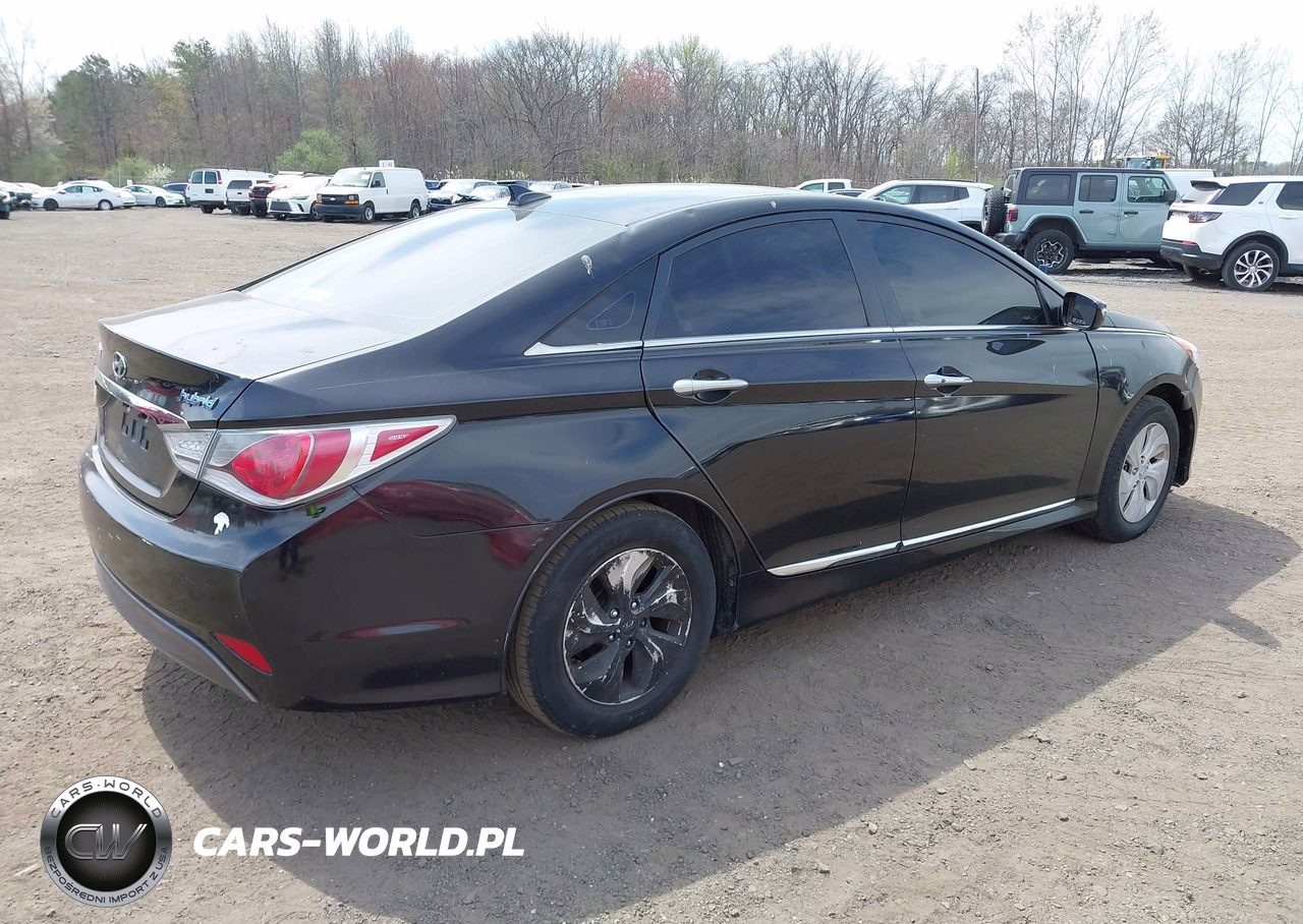 2015 Hyundai Sonata Hybrid VIN:KMHEC4A43FA127006 - 4
