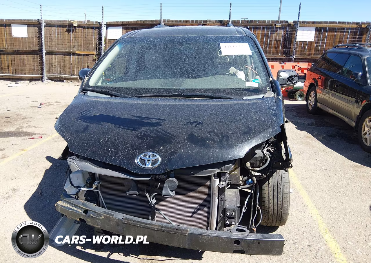 2013 Toyota Sienna Xle V6 8 Passenger VIN:5TDYK3DC1DS349724 - 13