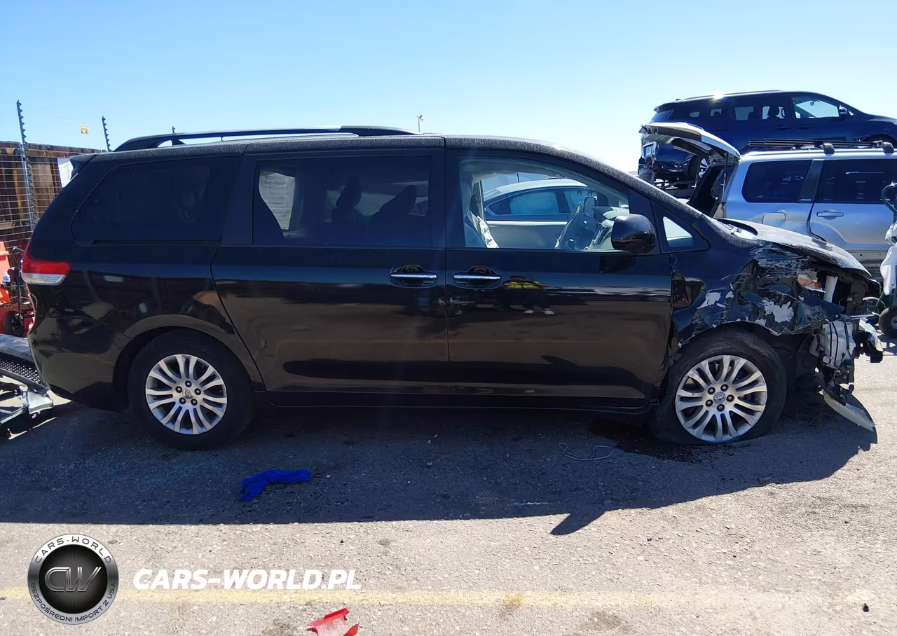 2013 Toyota Sienna Xle V6 8 Passenger VIN:5TDYK3DC1DS349724 - 14