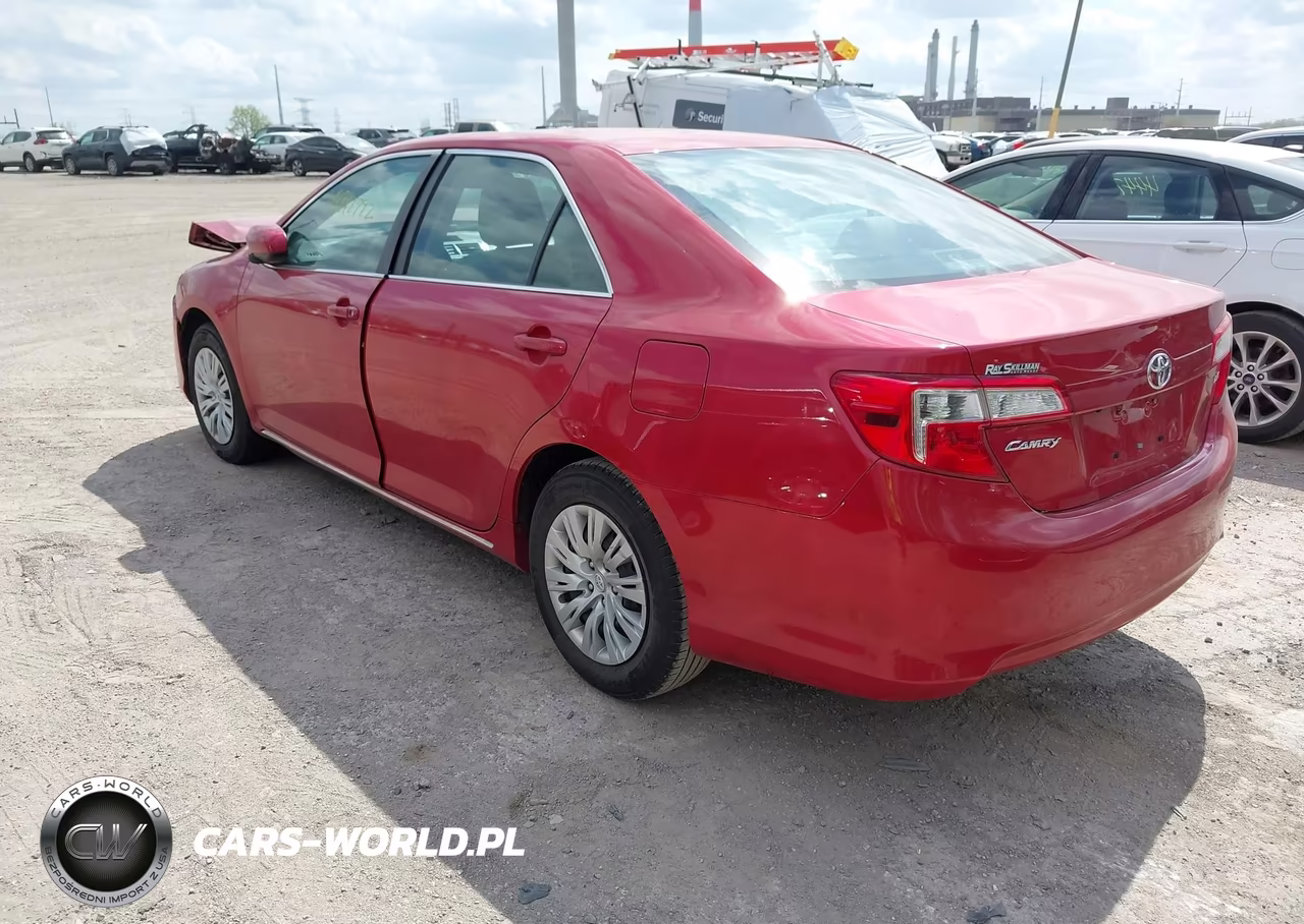 2014 Toyota Camry Le VIN:4T4BF1FK2ER406577 - 3