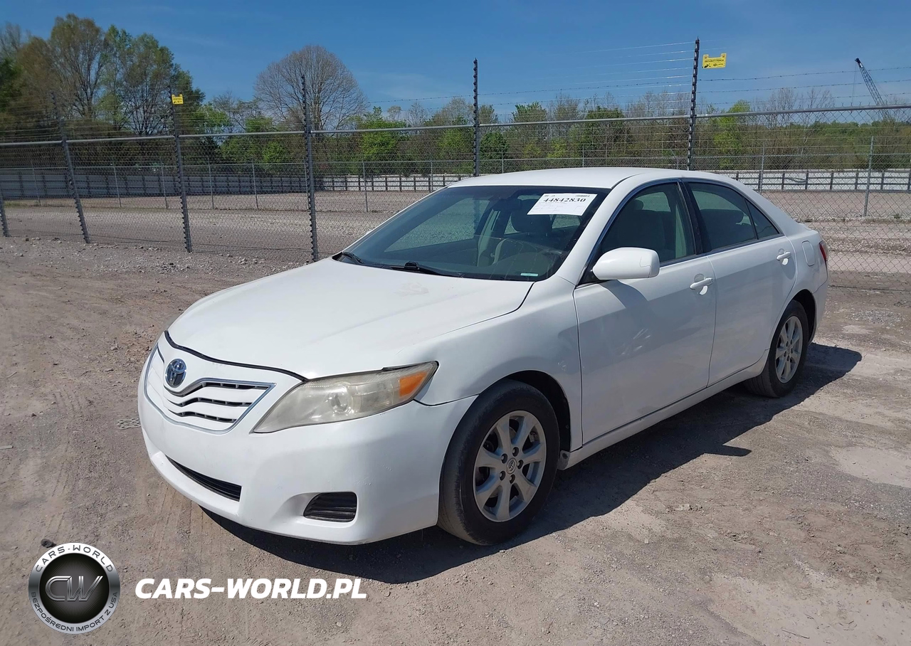 TOYOTA CAMRY VIN:4T1BF3EK5AU572870 - 2