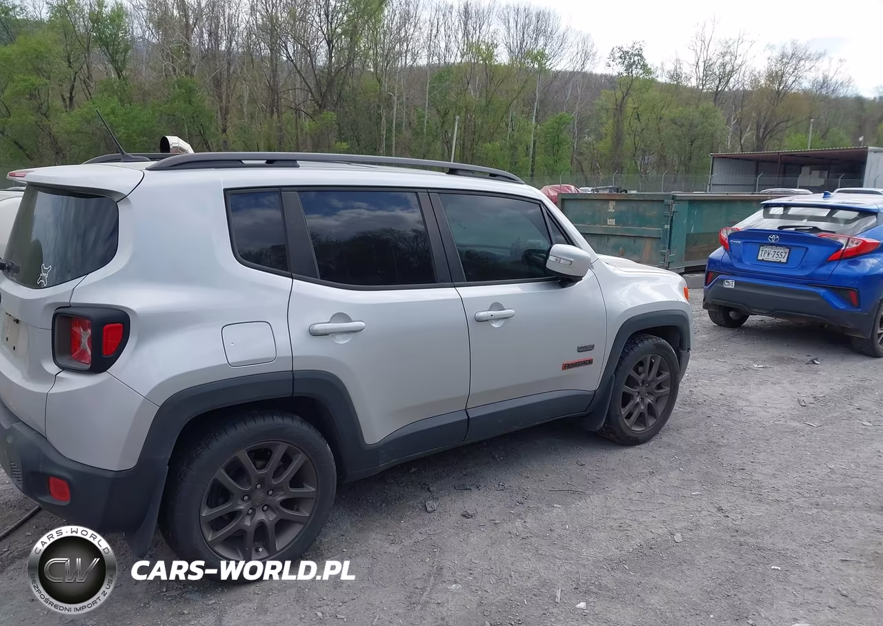 2016 Jeep Renegade 75Th Anniversary VIN:ZACCJABT8GPE31620 - 4
