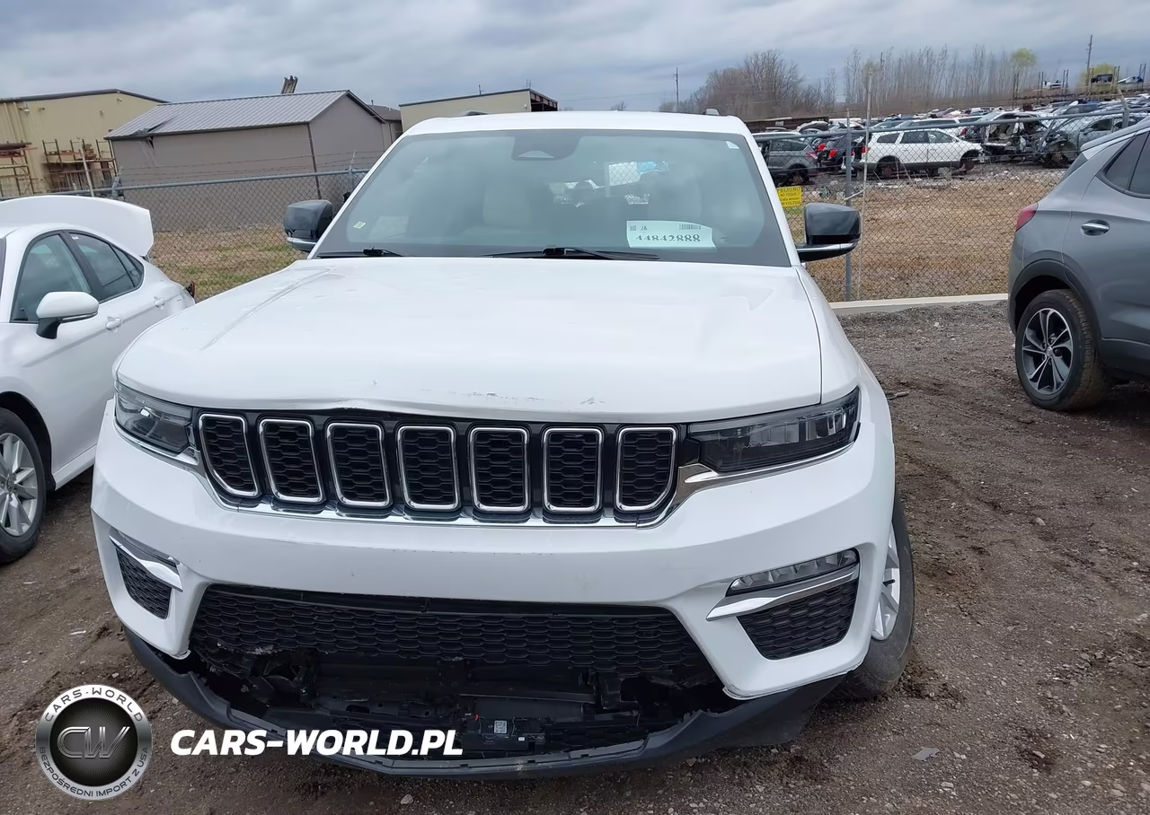 2023 Jeep Grand Cherokee Limited 4X4 VIN:1C4RJHBG3PC644047 - 12