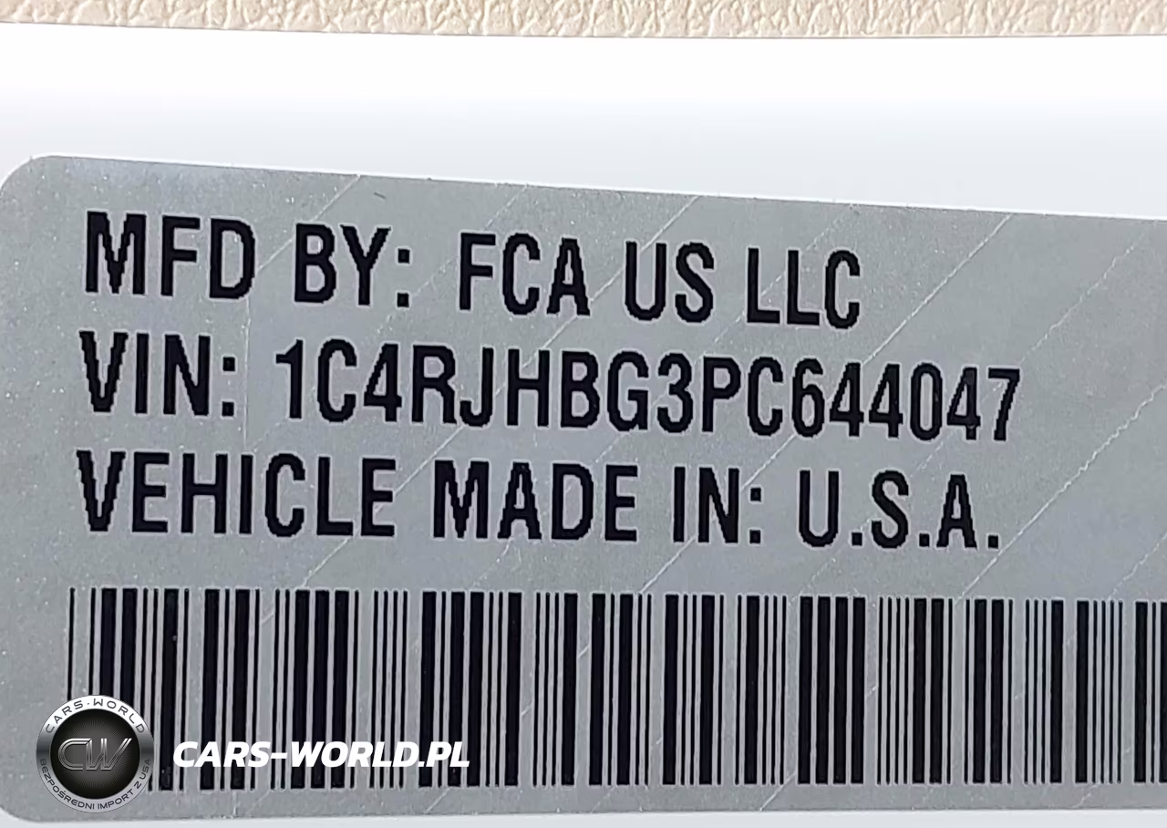 2023 Jeep Grand Cherokee Limited 4X4 VIN:1C4RJHBG3PC644047 - 9
