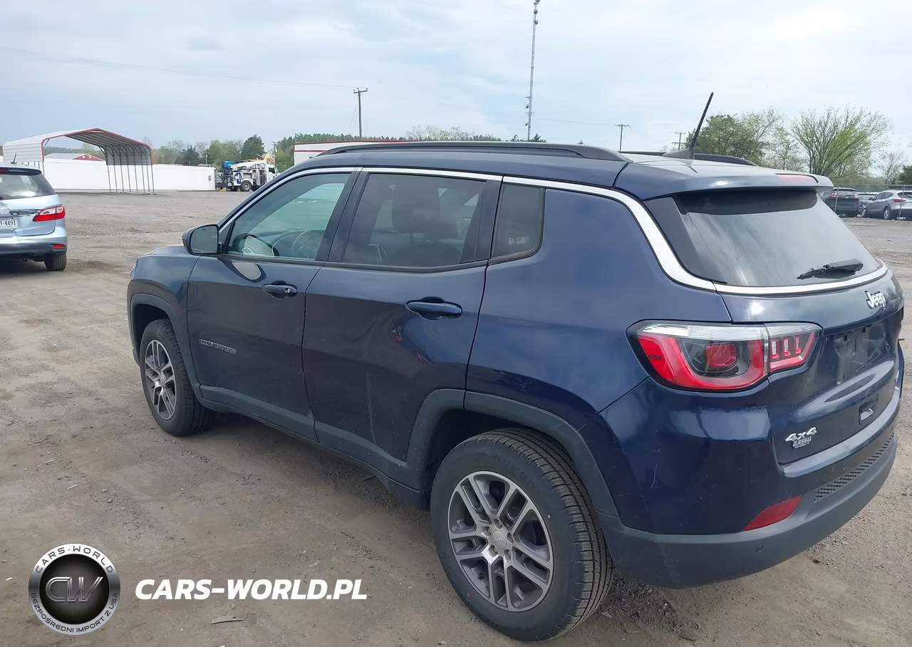 2018 Jeep Compass Latitude 4X4 VIN:3C4NJDBB9JT436035 - 3