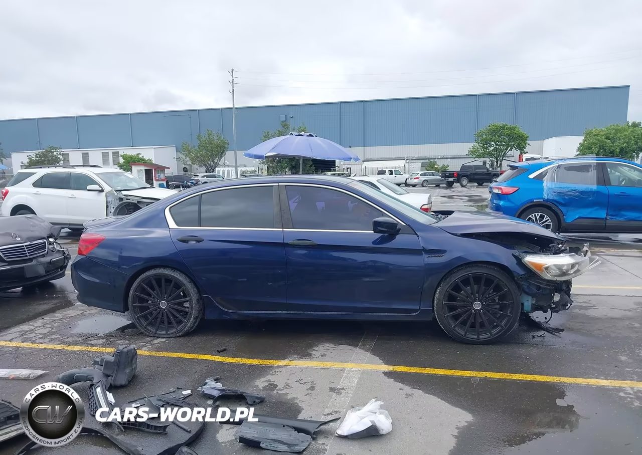 2016 Honda Accord Sport VIN:1HGCR2F50GA216678 - 14