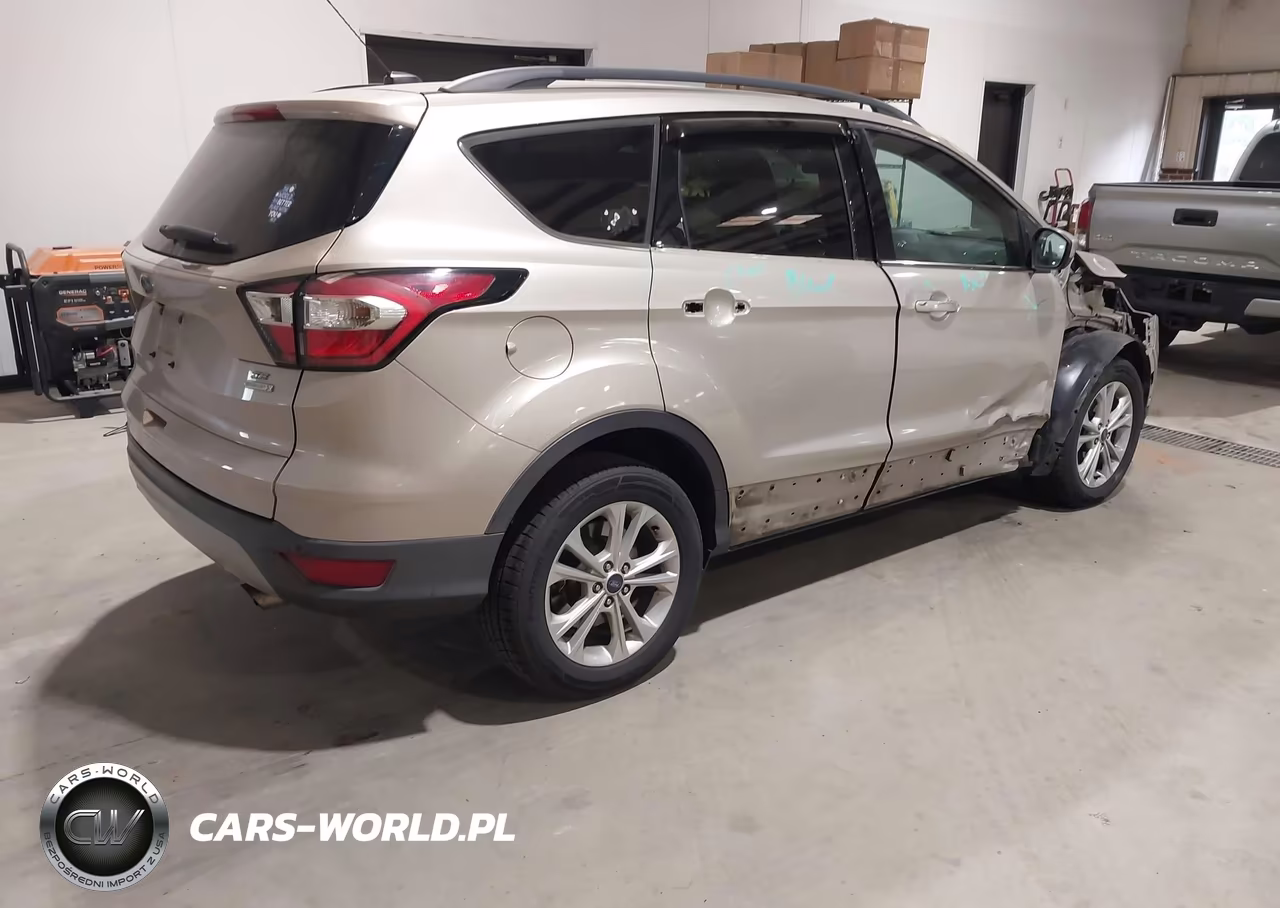 2017 Ford Escape Se VIN:1FMCU0GD9HUC72380 - 4