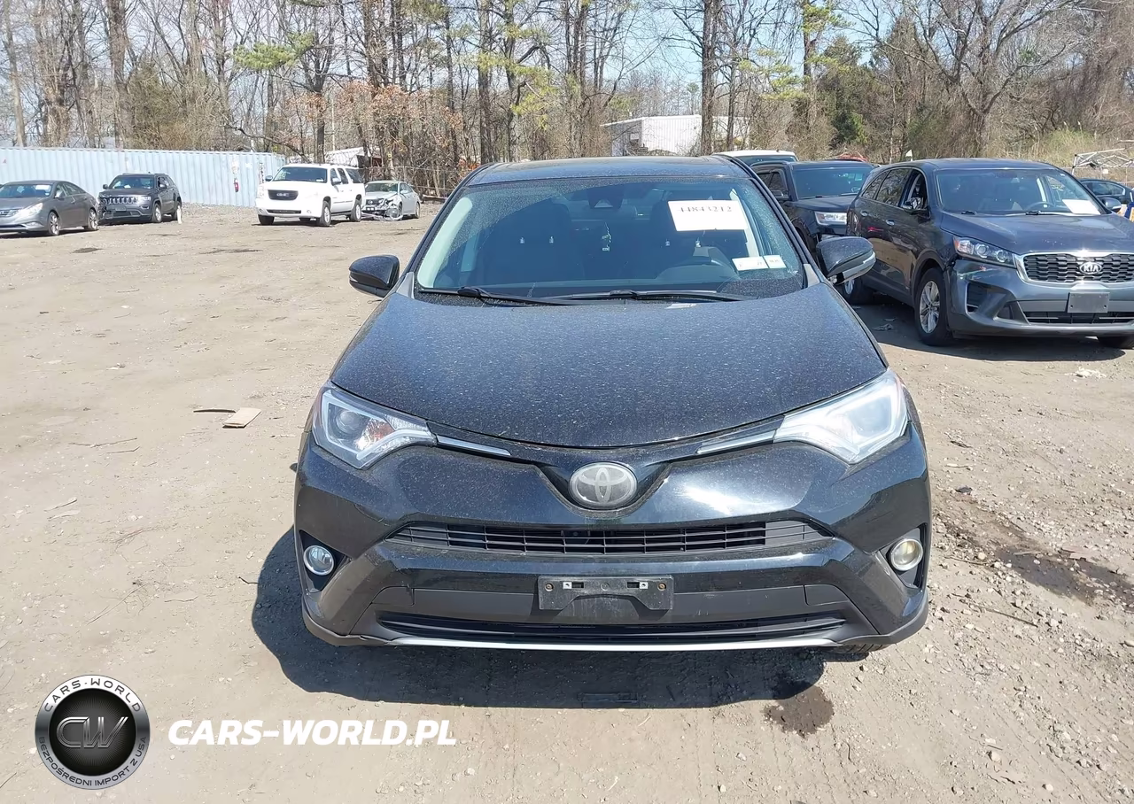 2018 Toyota Rav4 Xle VIN:2T3RFREV9JW789020 - 12