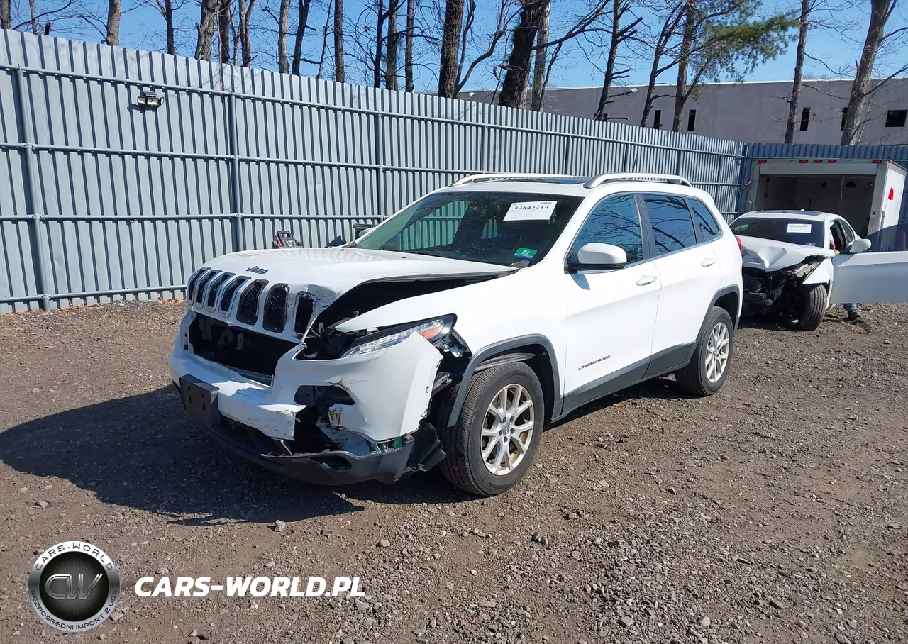 2016 Jeep Cherokee Latitude VIN:1C4PJMCSXGW294885 - 2
