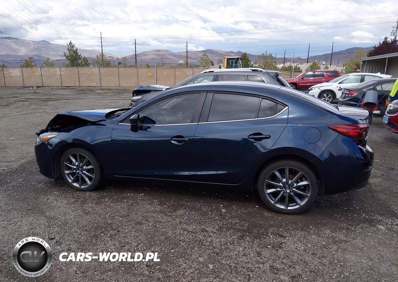 2018 Mazda Mazda3 Touring VIN:3MZBN1V32JM191497 - 14
