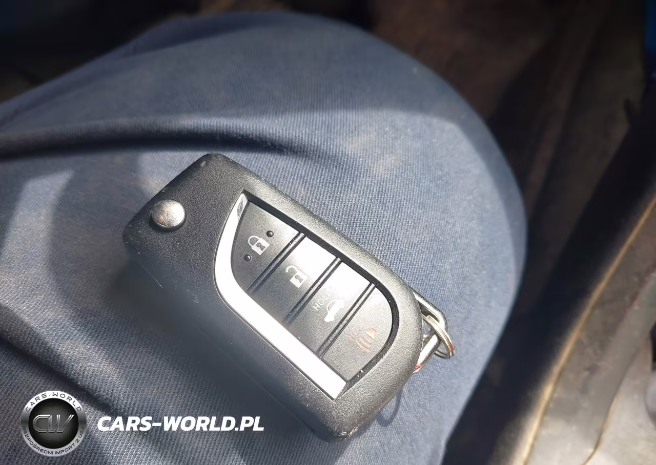2020 Toyota Corolla Le VIN:5YFEPRAE8LP106805 - 11
