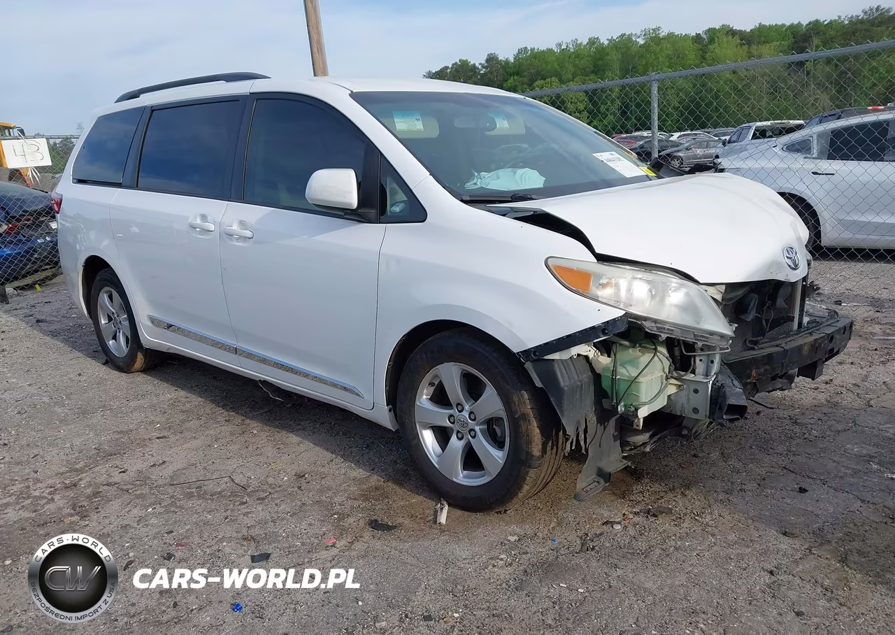 2015 Toyota Sienna Le 8 Passenger – zdjęcie 1 z 17