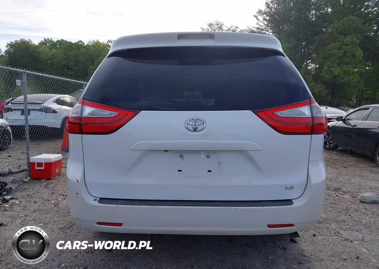 2015 Toyota Sienna Le 8 Passenger VIN:5TDKK3DC8FS588275 - 17