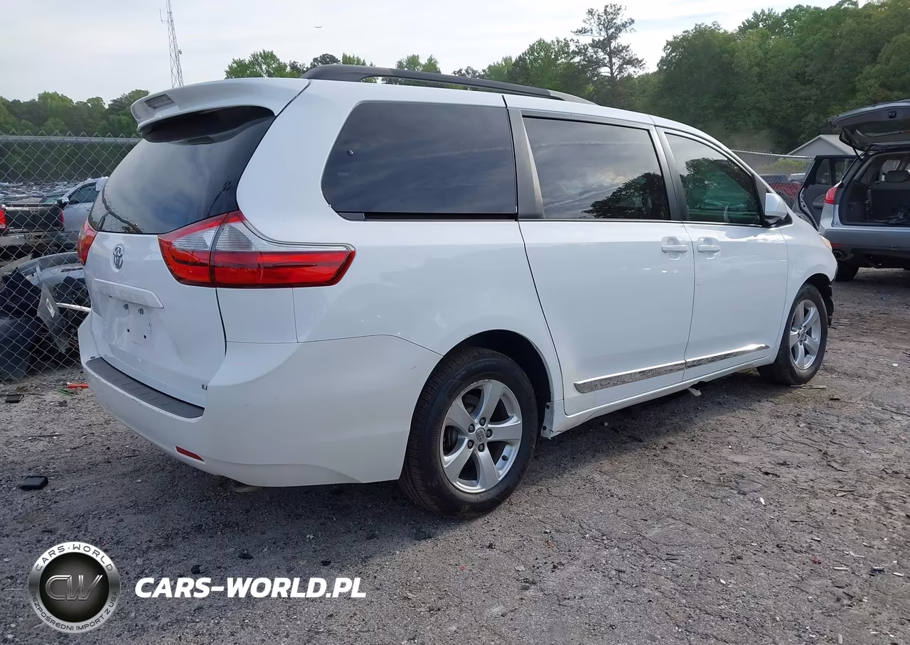 2015 Toyota Sienna Le 8 Passenger VIN:5TDKK3DC8FS588275 - 4