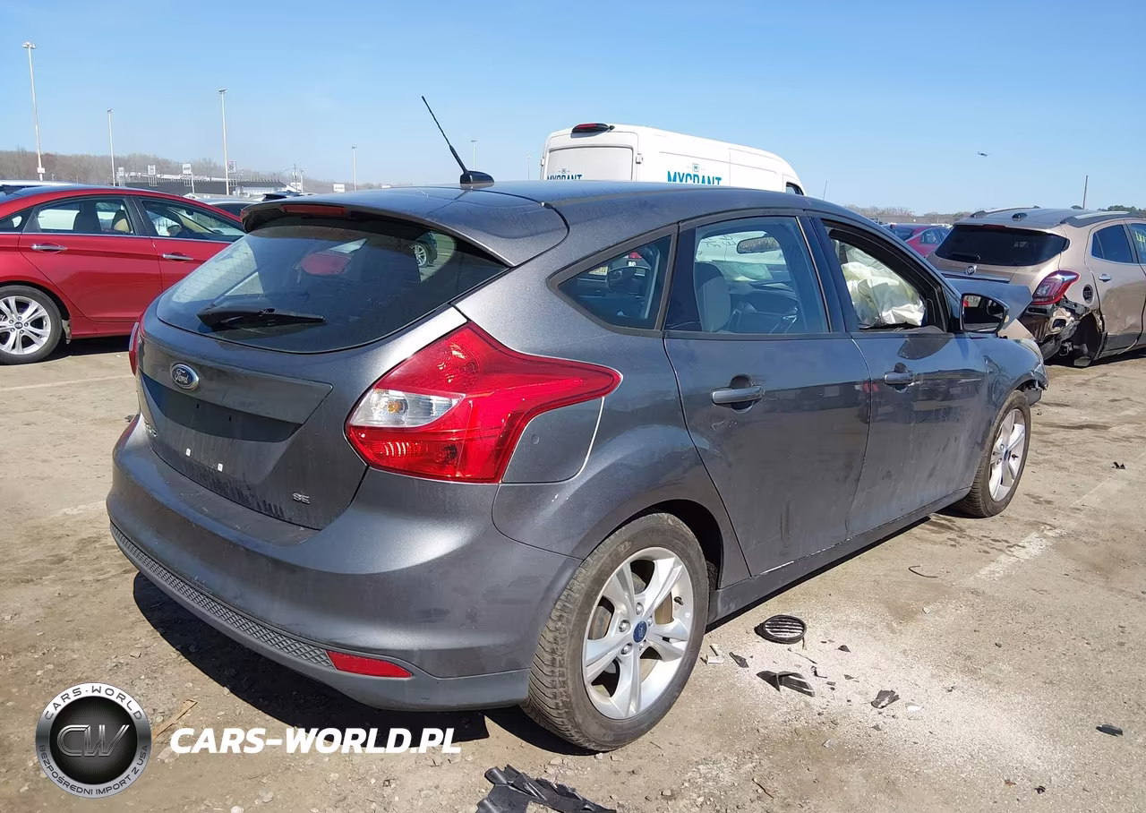2014 Ford Focus Se VIN:1FADP3K26EL265238 - 4