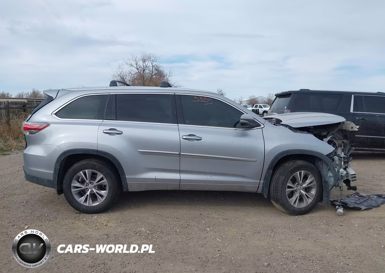 2015 Toyota Highlander Xle V6 VIN:5TDJKRFH8FS213042 - 14