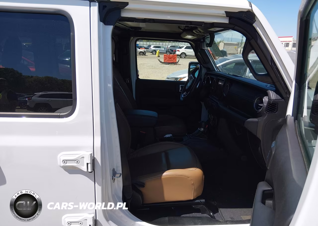 2021 Jeep Wrangler 4Xe Unlimited Sahara 4X4 VIN:1C4JJXP69MW829995 - 5