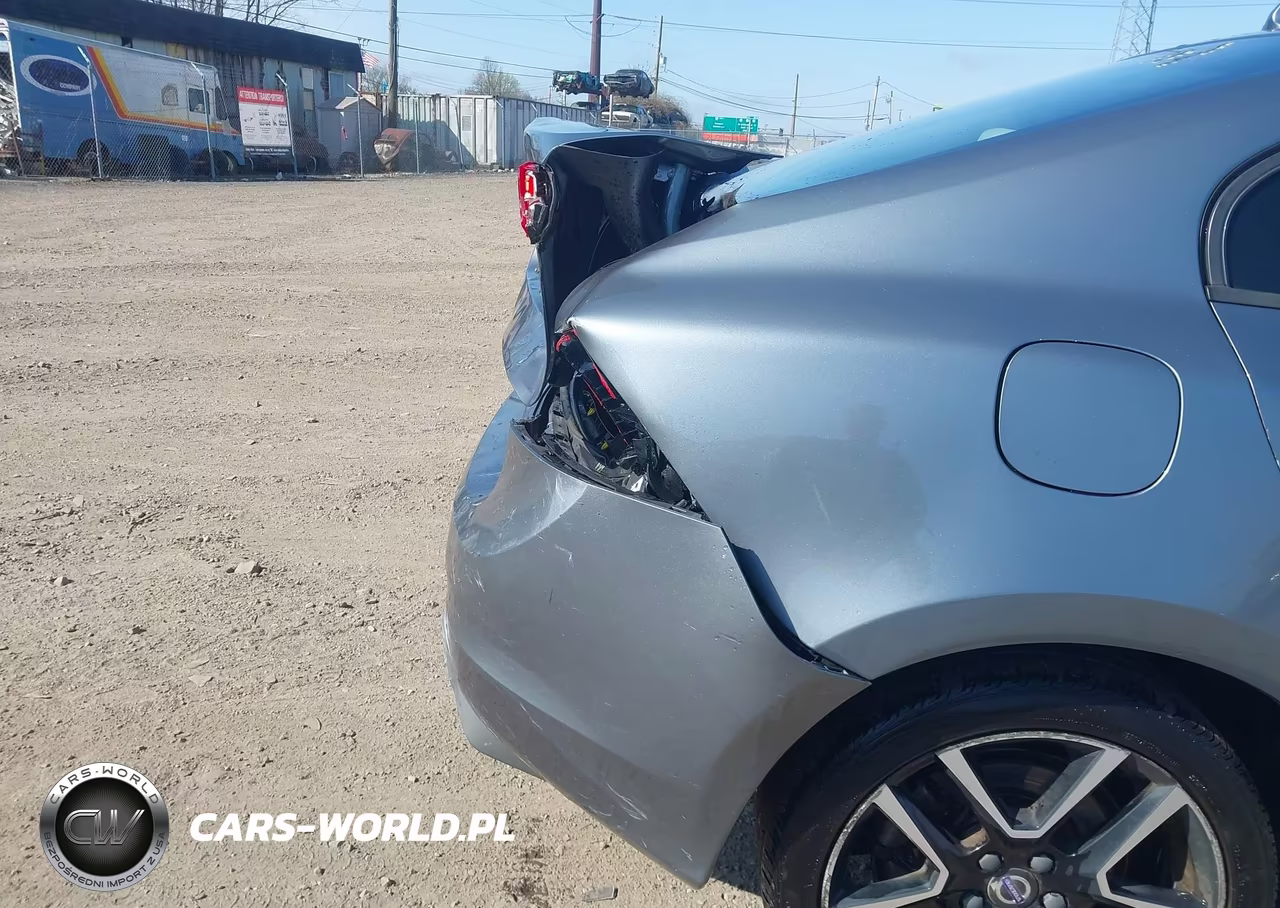 2018 Volvo S60 Dynamic VIN:YV140MTL7J2457984 - 17