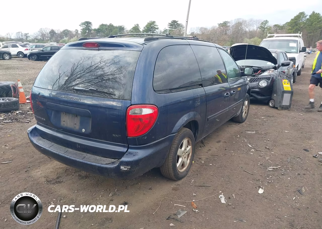 2005 Dodge Grand Caravan Sxt VIN:2D4GP44L15R459589 - 4