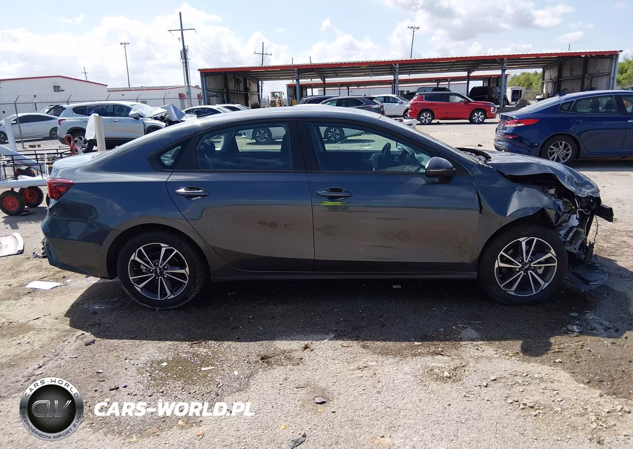 2023 Kia Forte Lxs VIN:3KPF24AD4PE653428 - 13