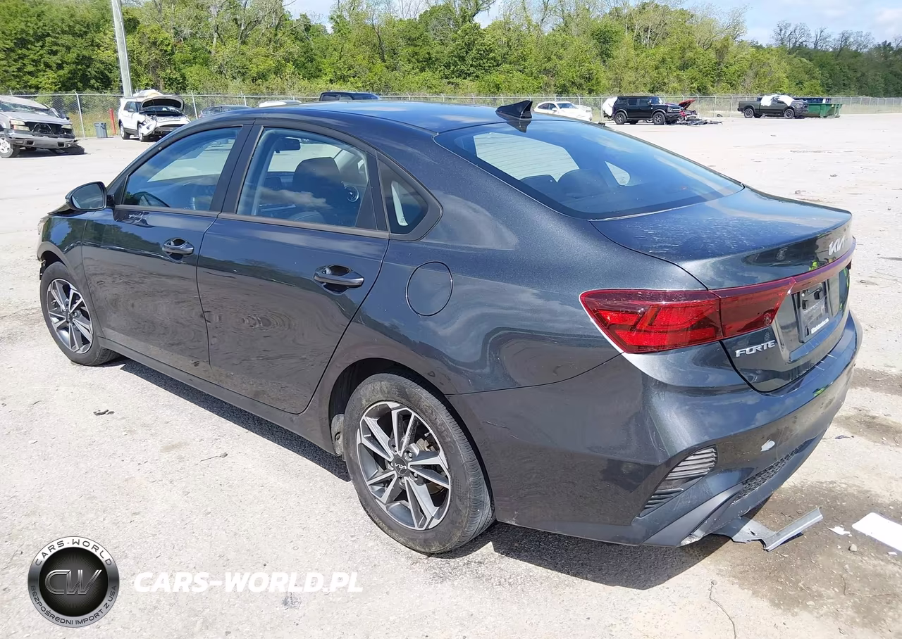 2023 Kia Forte Lxs VIN:3KPF24AD4PE653428 - 3