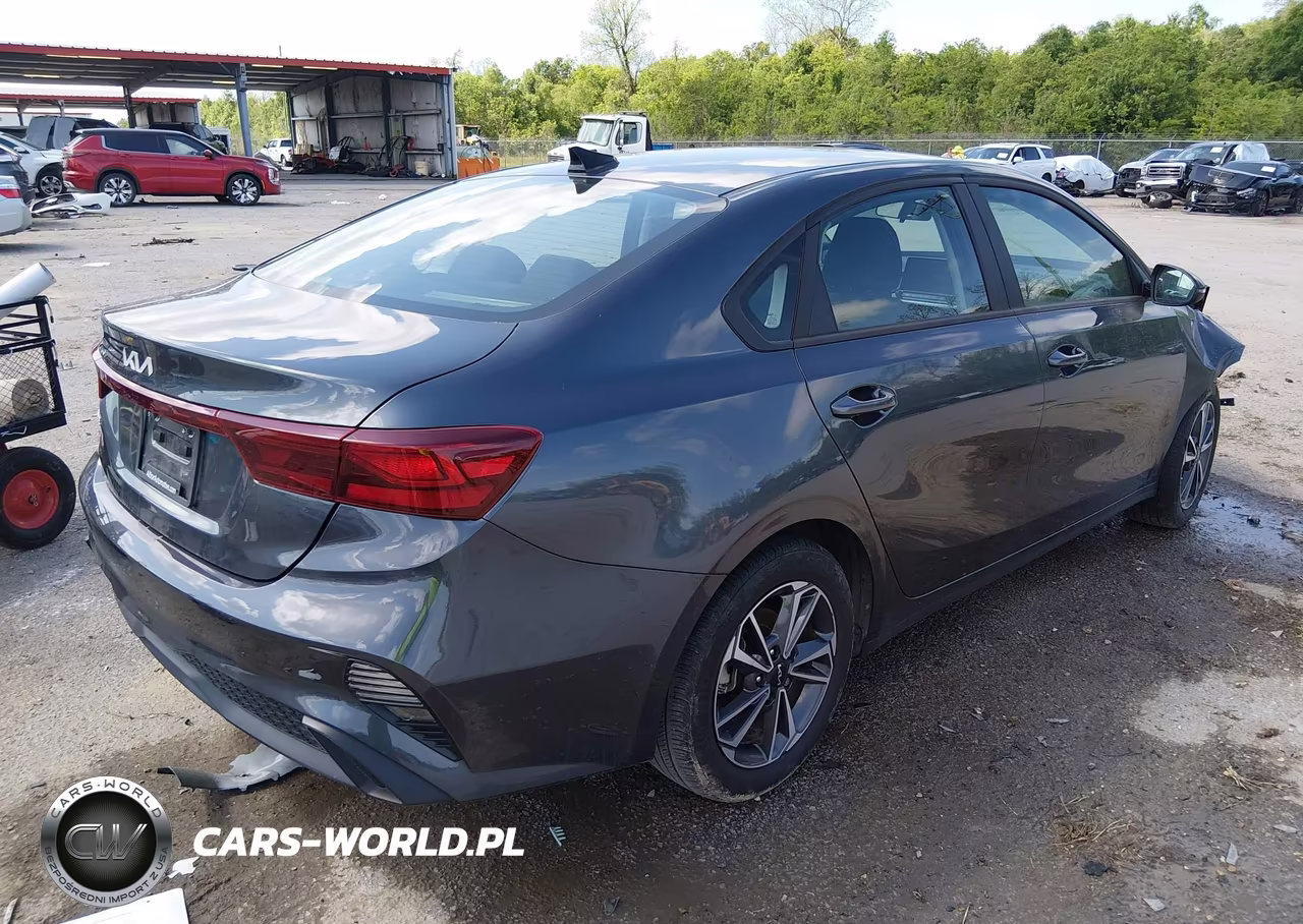 2023 Kia Forte Lxs VIN:3KPF24AD4PE653428 - 4