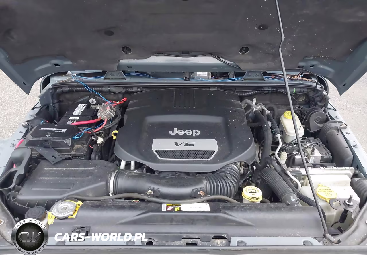 2015 Jeep Wrangler Unlimited Sahara VIN:1C4BJWEG9FL600960 - 10