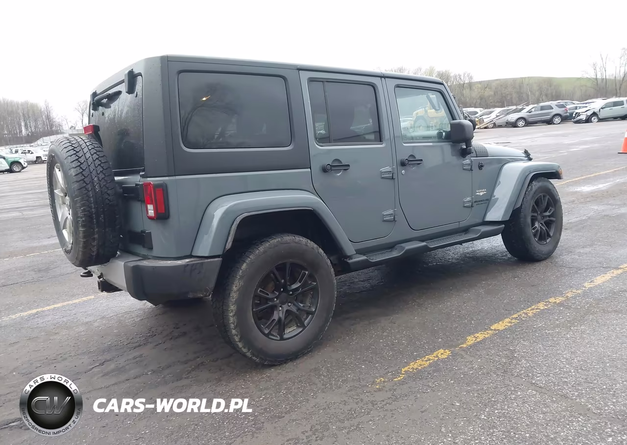 2015 Jeep Wrangler Unlimited Sahara VIN:1C4BJWEG9FL600960 - 4